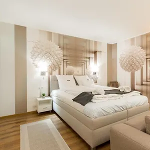 Downtown Residences - Ac,elevator,terrace Appartement